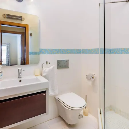 Апартаменты Colina H Modern & Comfortable 2 Bed